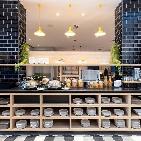 Holiday Inn Express Antwerp - City Centre By Ihg Екстериор снимка